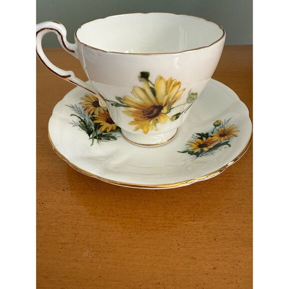 Paragon Bone China Tea Cup & Saucer Set With Sunflower Design Gold Trim Vintage - Picture 4 of 6